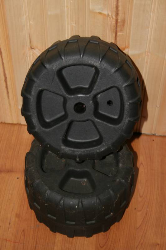 lot 490 image: Dock Wheels