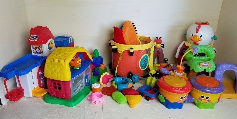 lot 25 image: Mix lot of toys