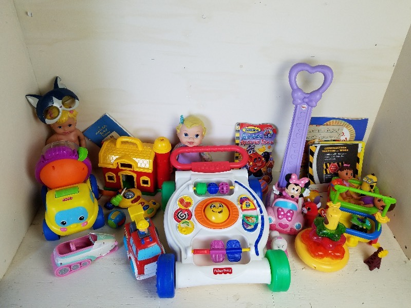 lot 38 image: Mix lot of toys and books Minnie Mouse and others