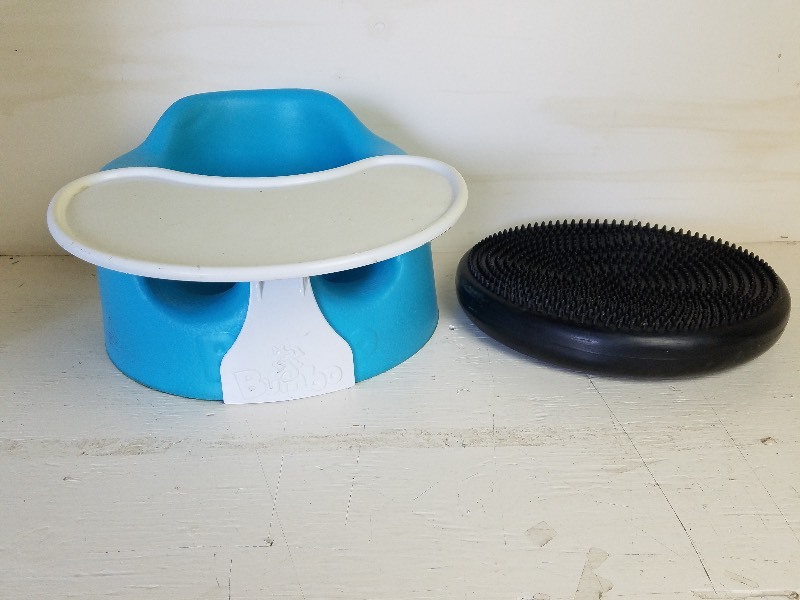 lot 39 image: Bumbo Feeding station