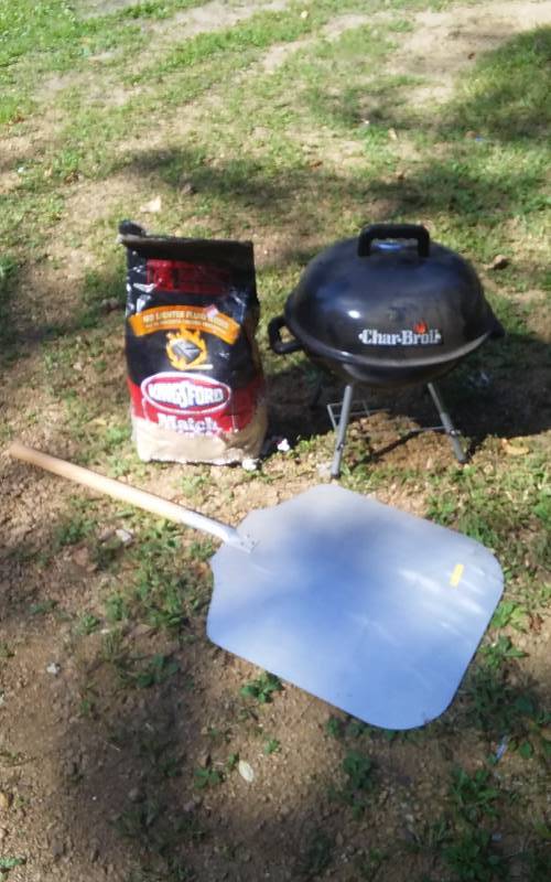 lot 27 image: Mini Char-Broil Grill, Bag Of Charcoal & Pizza Paddle