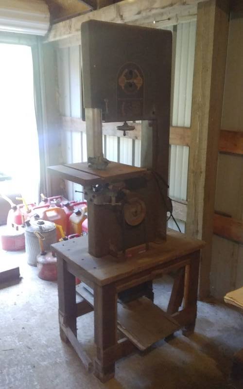 lot 32 image: Boice Crane Band Saw With Electric Motor Not Attached