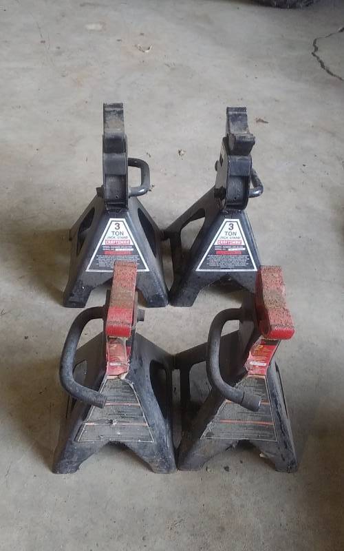 lot 57 image: Pair-Craftsman 3 Ton Jack Stands, Pair-Team Mechanics 2 Ton Jack Stands