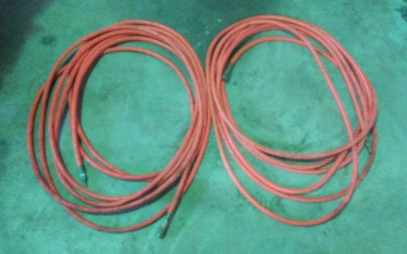 lot 79 image: 2-Air Hoses