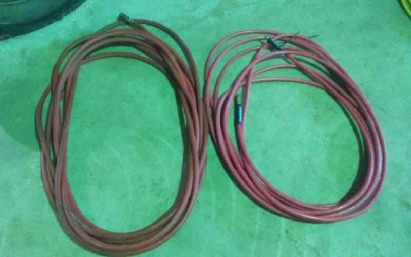 lot 80 image: 2-Air Hoses