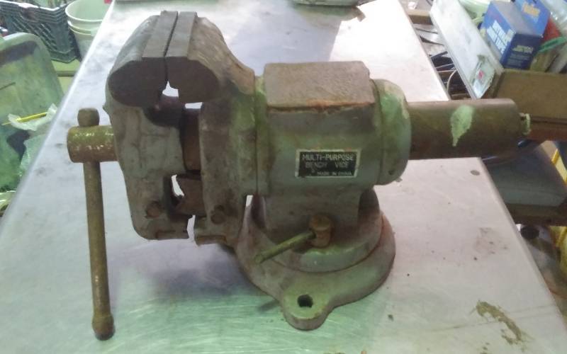 lot 86 image: Multi-Purpose 5 In. Vice