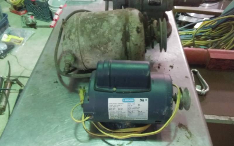 lot 92 image: 2-Electric Motors Leeson 34 Hp, Master 12 Hp