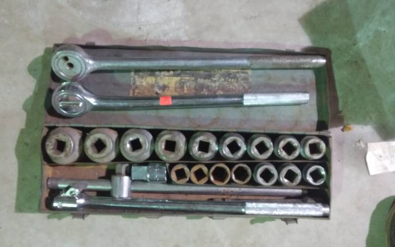 lot 94 image: 34 In Socket Set, Ratchets, Breaker Bars, 78 In.-2 In.