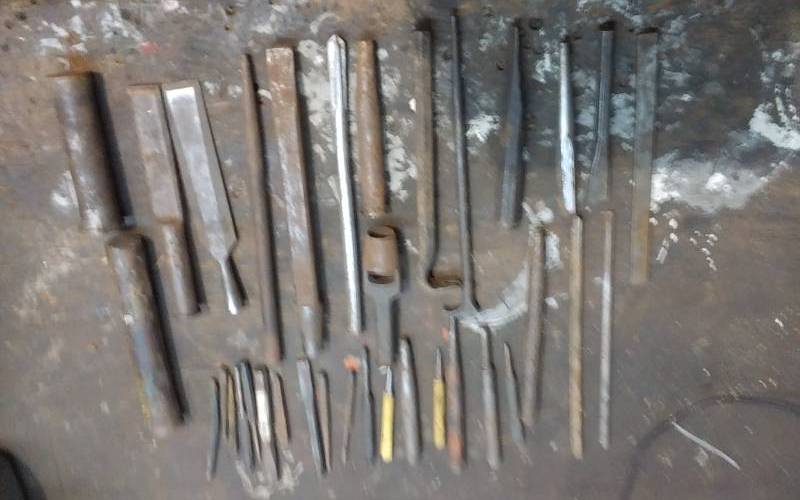 lot 124 image: Lot Of Assorted Chisels & Punches