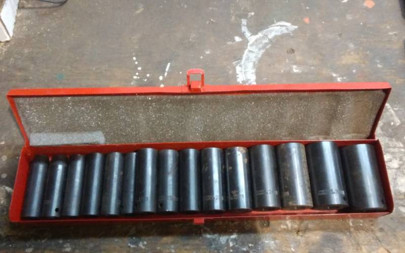 lot 128 image: 15 Piece Metric 12 In Deep Drive Impact Sockets