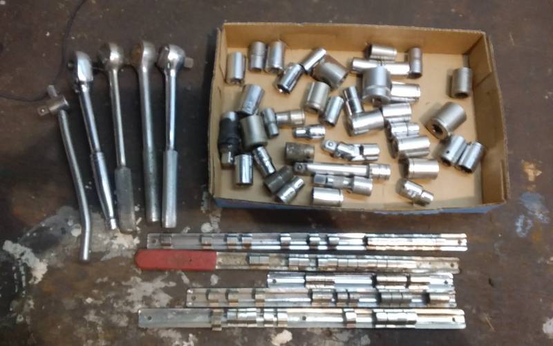 lot 135 image: 12 Sockets, Extensions, Ratchets, Socket Holders