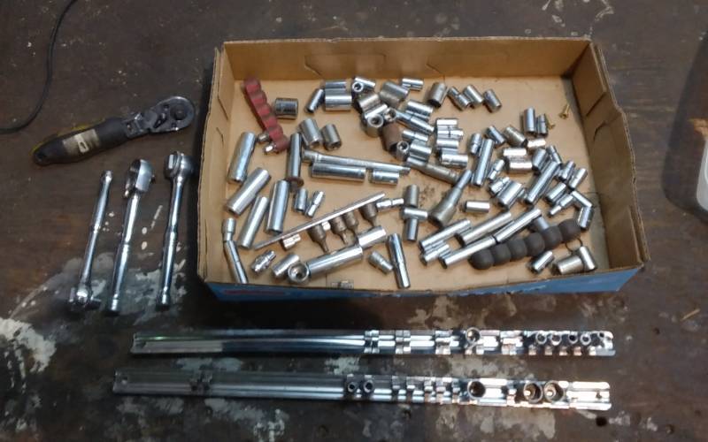 lot 137 image: 14 Sockets, Extensions, Ratchets, Socket Holders