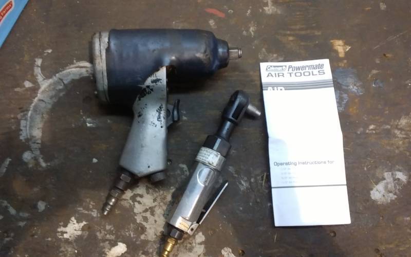 lot 140 image: 14 Coleman Air Ratchet, 12 Unipower Air Impact