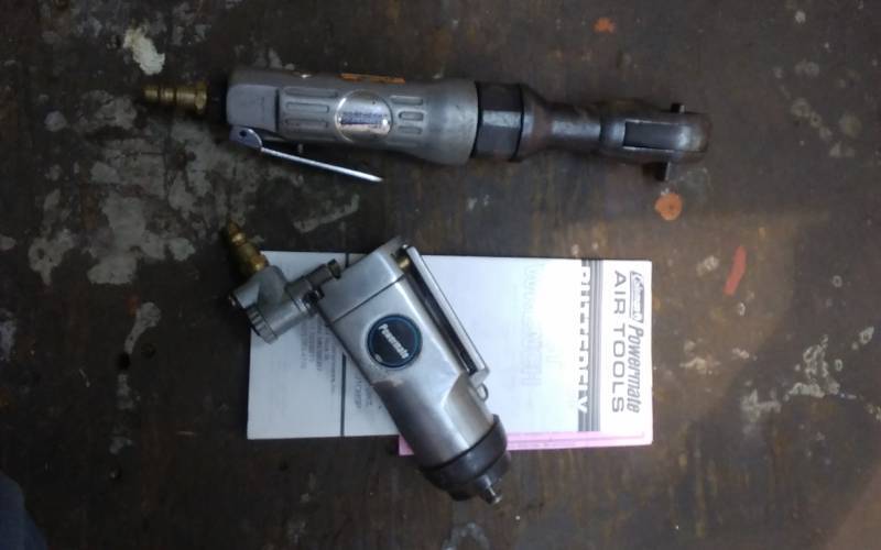 lot 143 image: Coleman Butterfly 38 Air Impact Wrench, Northern Industrial 38 Air Wrench