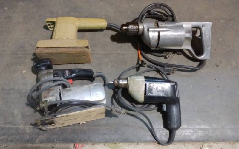 lot 148 image: Milwaukee 12 Drill, Black & Decker 38 Drill, Craftsman Jig Saw, Black & Decker Finish Sander