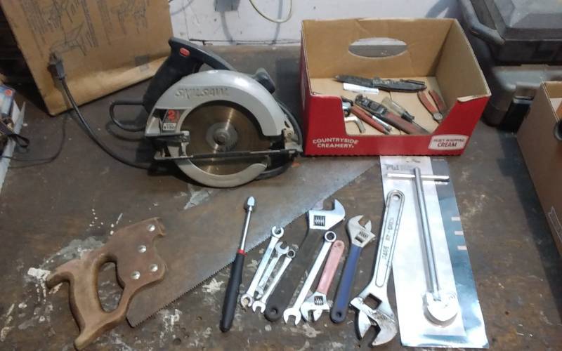 lot 154 image: 2-13 HP Skilsaw, Hand Saw, Other Asst Hand Tools