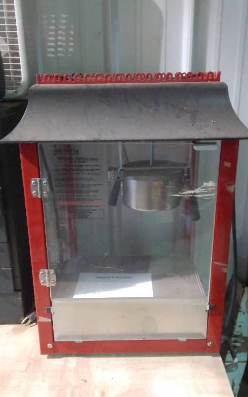 lot 157 image: Paragon Brand Popcorn Machine (missing 3-side panels)