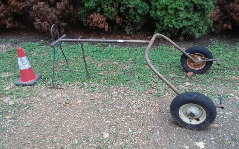 lot 170 image: Snowmobile Dolly & Rakco Track Stand