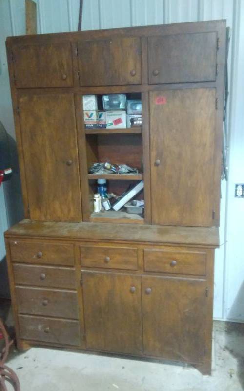 lot 189 image: 2-Piece CupboardCabinet