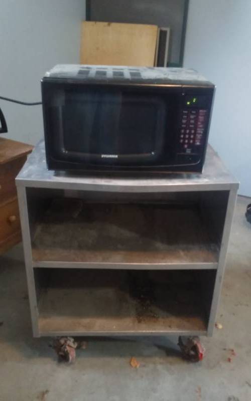 lot 204 image: Sylvania Microwave (works), Stainless Steel Cart 28x19x32