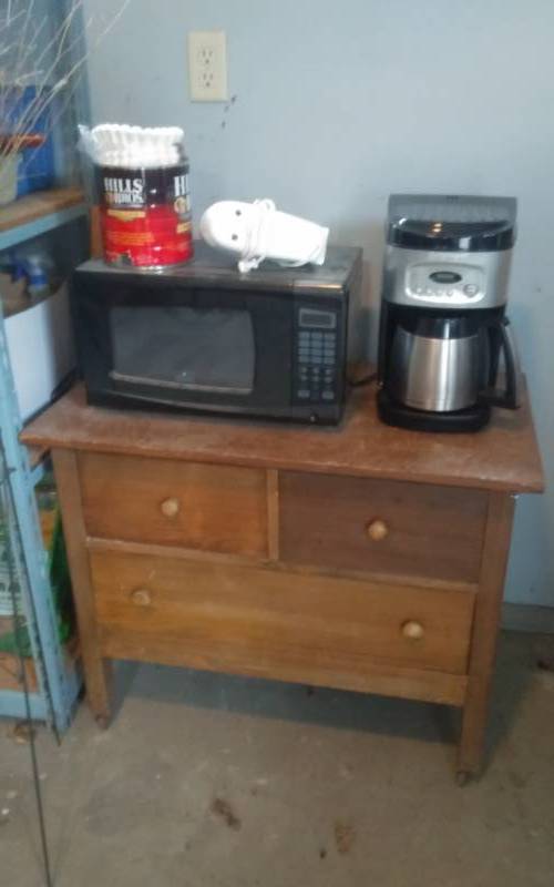 lot 205 image: Vintage 3-Drawer Dresser With Casters, Microwave, Coffee Maker, Misc