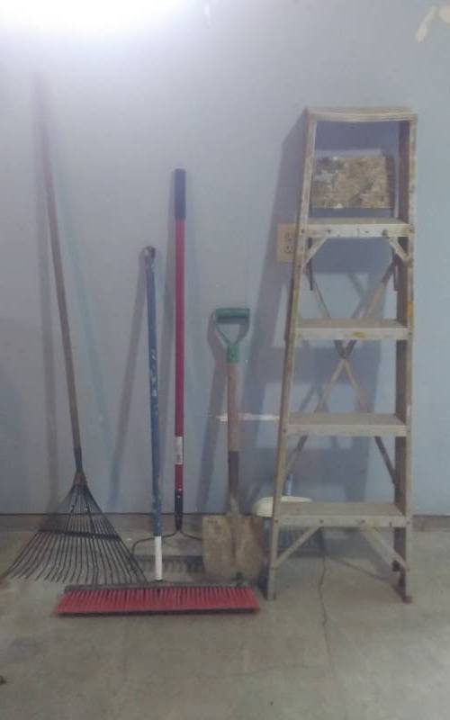 lot 208 image: Broom, Rakes, Shovel, Aluminum Step Ladder