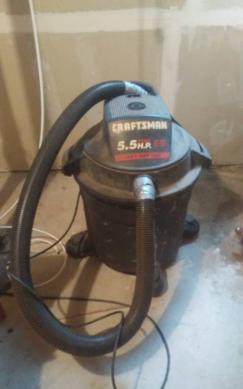 lot 219 image: Craftsman WetDry Vac 5.5 HP