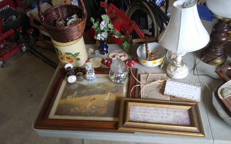lot 231 image: Lot Of Household Decor (Old Door Knobs, Marbles, Misc)