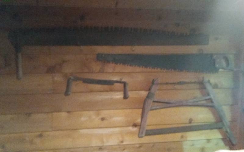 lot 248 image: 3-Old Saws, 1-Draw Plane