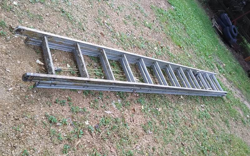lot 254 image: 24 Ft. Aluminum Extension Ladder