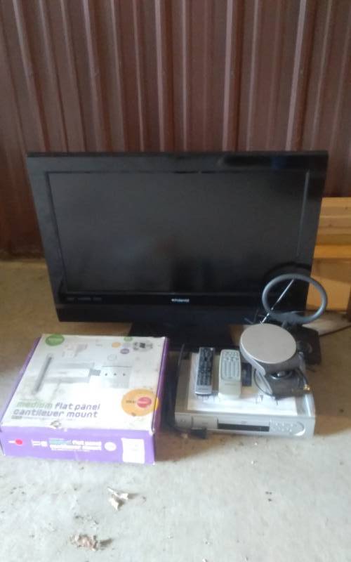 lot 259 image: Polaroid Model 3211-TKXB Flat Screen TV, Wall Mount, 2-DVD Players With Remotes