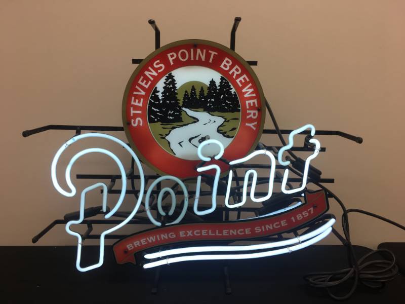 lot 11 image: Stevens Point Brewery Neon Sign - 24 x 21