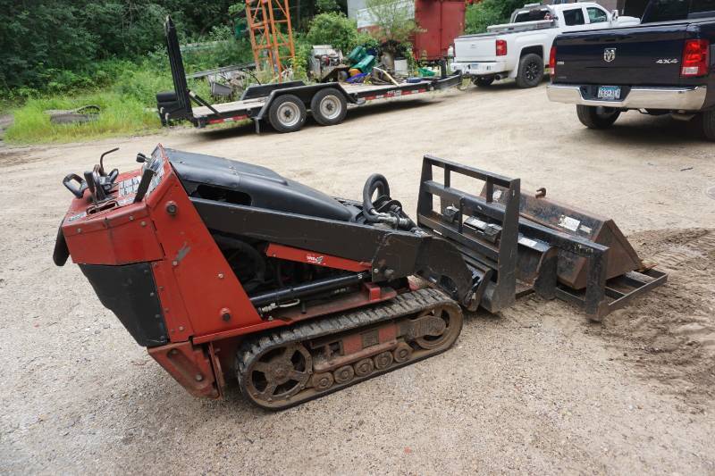 lot 2 image: Toro Dingo Model TX420 Wide Track Mini Tracked Bobcat Skid Loader Skid Steer