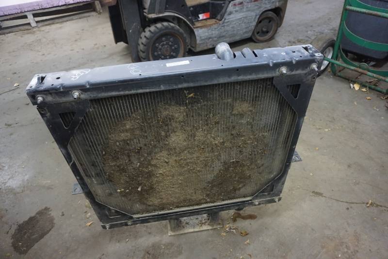 lot 18 image: Mack Truck Radiator Off Model CV713