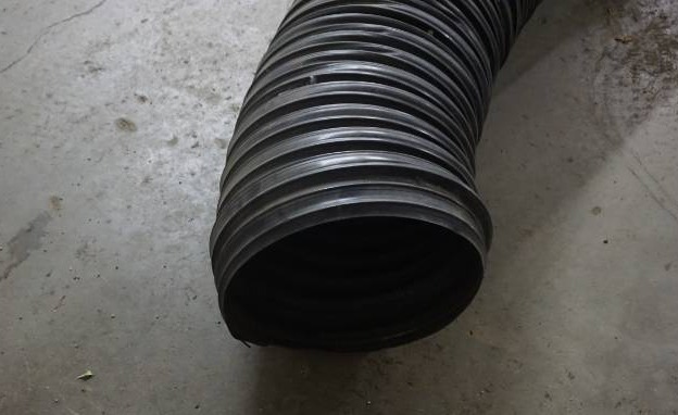lot 15 image: 14 Diameter Leaf VacCollection Flex Intake Hose