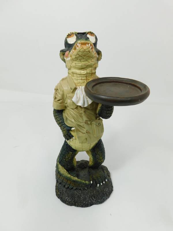 lot 10 image: Alligator Candle Holder