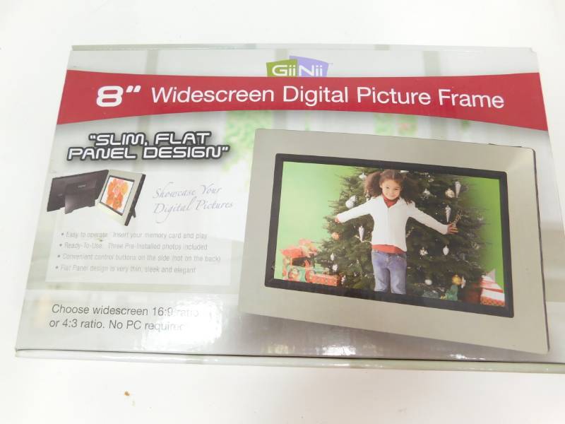 lot 40 image: GiiNii  8 Widescreen Digital Picture Frame