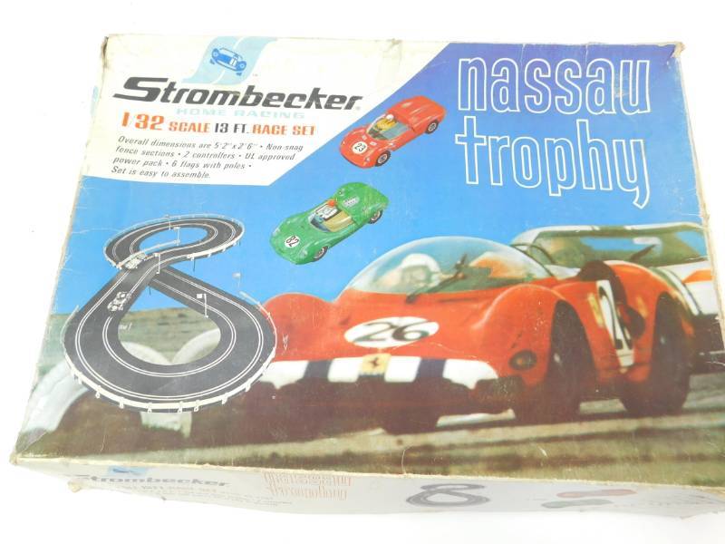 lot 63 image: Strombecker Home Race Track   (No Cars)