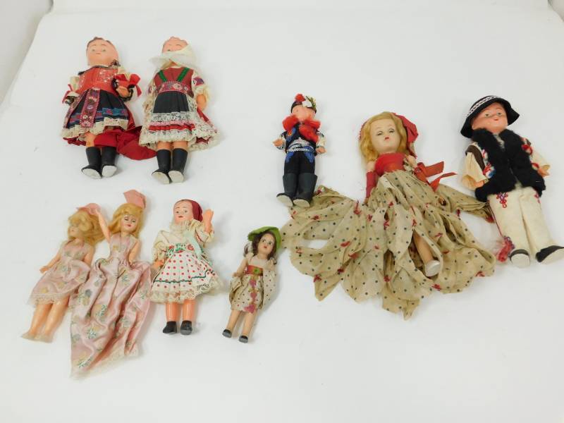 lot 78 image: Nine Different Size VintageAntique Dolls