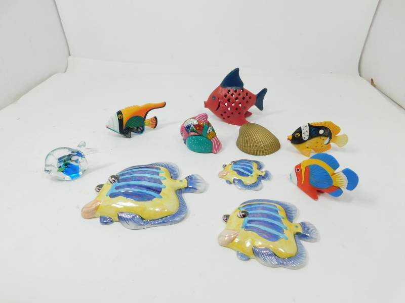 lot 92 image: Ten Miscellaneous Fish Home Decor (Different Sizes And Color)