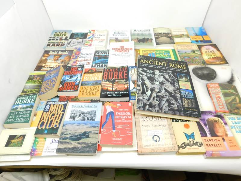 lot 101 image: A Lot Of Books
