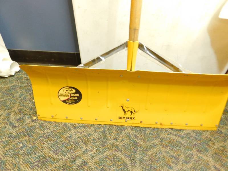 Big Mac 30" Wide YoHo Heavy Duty Aluminum Snow Pusher Shovel