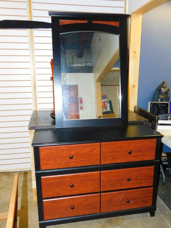 Six Drawer Dresser With Mirror Consignment Auction 128 K Bid