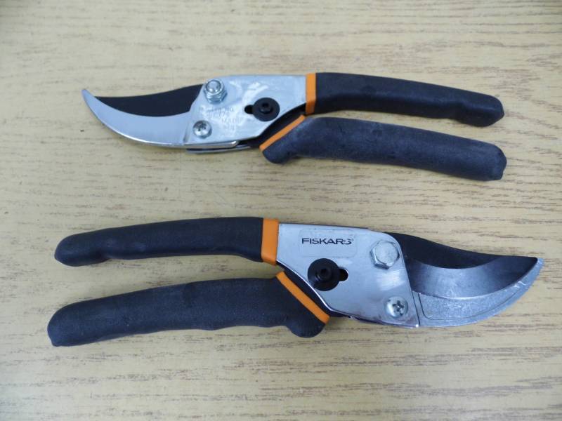 2 Pair of Fiskars Bypass Cutters