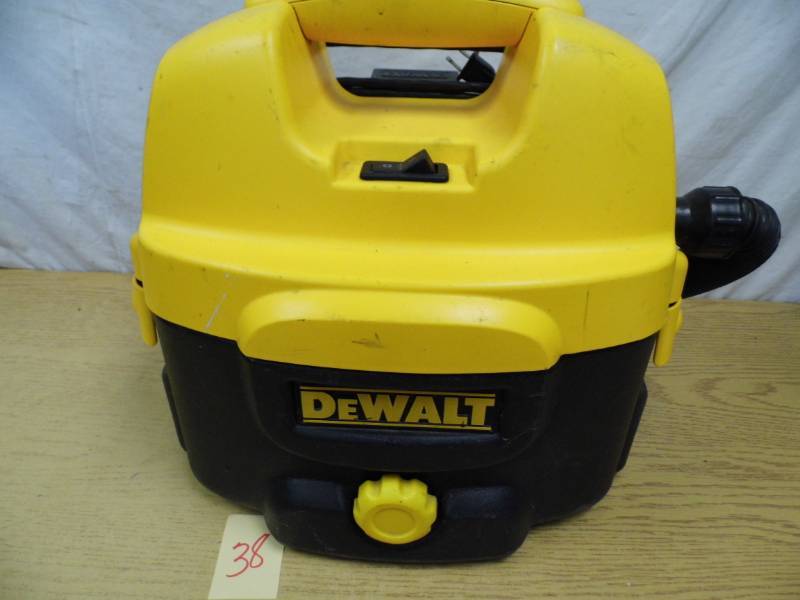 DeWalt Cordless WetDry Vac