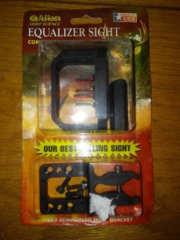 lot 85 image: New Allen Bow equalizer sight