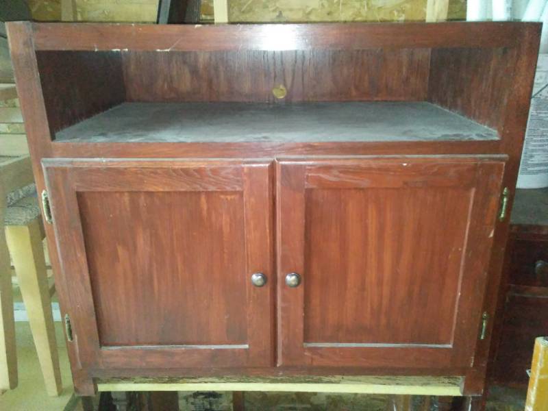 lot 24 image: 3 Vintage cabinets great restore or upscale.