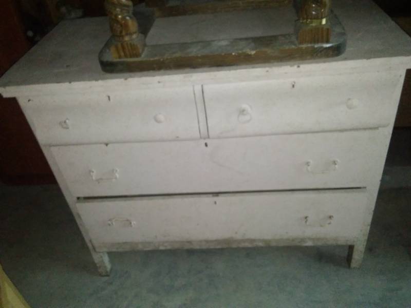 lot 26 image: (3) Vintage Mid-Century Modern Coffee Table, Side Table and Dresser.