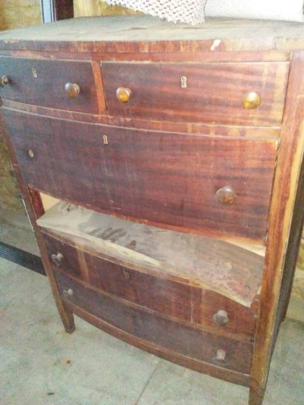 lot 28 image: Dresser, all there. Sofa table. Table tops. 64 in carpet - new and more.