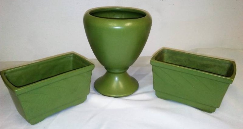 lot 117 image: 3 McCoy Floraline Pottery.